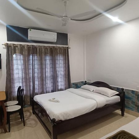 Hotel Santi Palace Bokakhat Екстер'єр фото